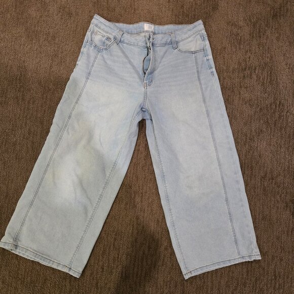 Jeans - Picture 1 of 2